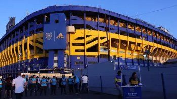 Fue una de las grandes apariciones de Boca, pero una lesión ocasionada en un torneo barrial le costó su carrera. Fue una de las grandes apariciones de Boca, pero una lesión ocasionada en un torneo barrial le costó su carrera.