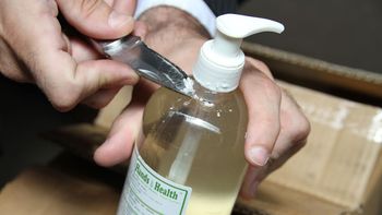 secuestran 430 kilos de cocaina escondida en alcohol en gel secuestran 430 kilos de cocaina escondida en alcohol en gel