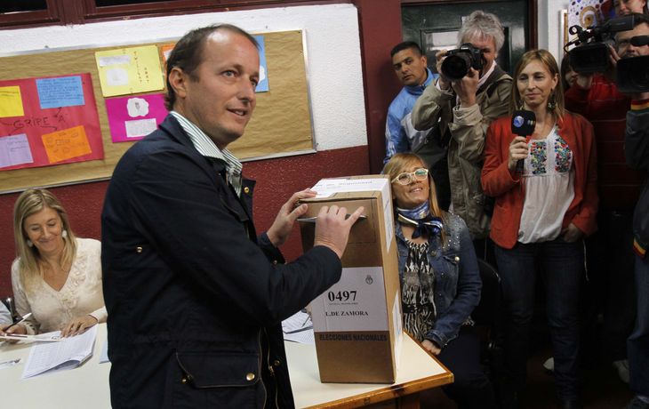 Insaurralde votó a la memoria de Kirchner y por la confianza de CFK
