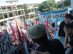 La detención de Esteche en la Facultad de Periodismo de La Plata La detención de Esteche en la Facultad de Periodismo de La Plata