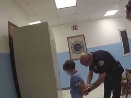 Estados unidos: un video viral muestra c&oacute;mo arrestaron a un ni&ntilde;o con discapacidad