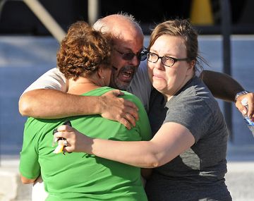 Difundieron los nombres de las 12 víctimas de Denver