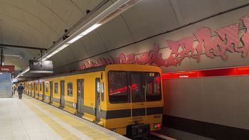 retiraron tres vagones de la linea b por tener un material cancerigeno retiraron tres vagones de la linea b por tener un material cancerigeno