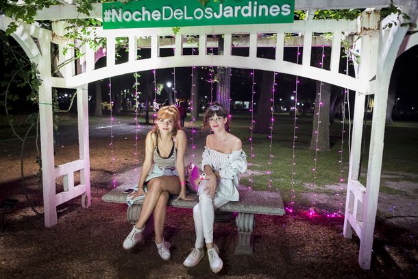 GALERÍA: Violeta Urtizberea y Julieta Nair Calvo, brillaron en La Noche de los Jardines