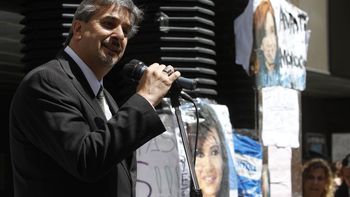 cristina esta muy animosa y ya camina en su habitacion cristina esta muy animosa y ya camina en su habitacion