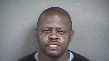 macabro: mato a su hijo y tiro el cadaver a los chanchos macabro: mato a su hijo y tiro el cadaver a los chanchos