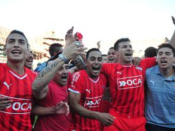independiente le gano a racing en el clasico y avellaneda se tino de rojo independiente le gano a racing en el clasico y avellaneda se tino de rojo