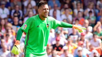El arquero no ocultó su bronca contra el público en Mestalla El arquero no ocultó su bronca contra el público en Mestalla