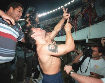 Se cumplen 16 años del último partido oficial de Maradona