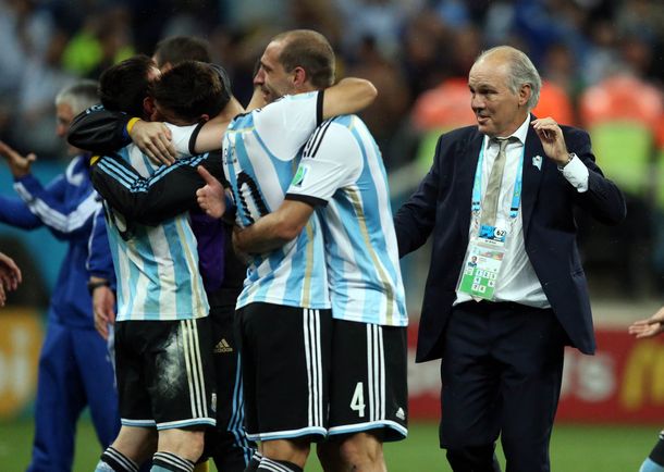 Se fue un verdadero maestro del fútbol: Alberto Fernández despidió a Alejandro Sabella