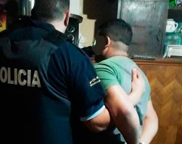 El efectivo pensó que el hombre estaba muerto y montó una escena de un robo