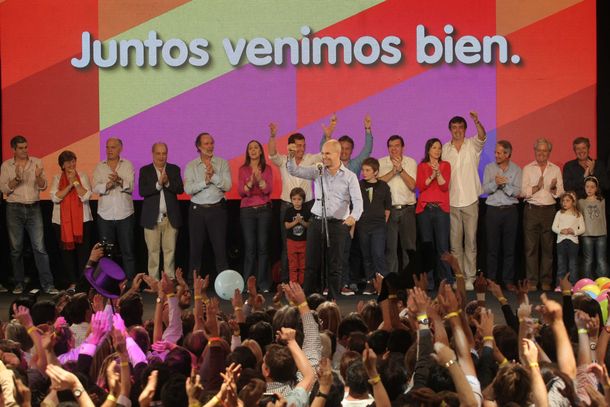 Apostillas en la sede del PRO