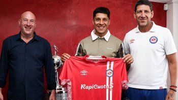 argentinos juniors presento a enzo perez: jerarquia argentinos juniors presento a enzo perez: jerarquia