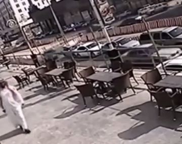 VIDEO: Se cayó un vidrio y se salvó de milagro