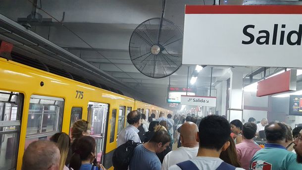 Linea B Subte interrumpida por principio de incendio. Foto de Twitter