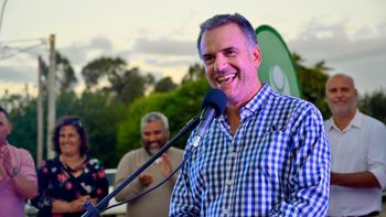 El precandidato presidencial del Frente Amplio, Yamandú Orsi, abandona la Intendencia de Canelones el 1º de marzo. El precandidato presidencial del Frente Amplio, Yamandú Orsi, abandona la Intendencia de Canelones el 1º de marzo.