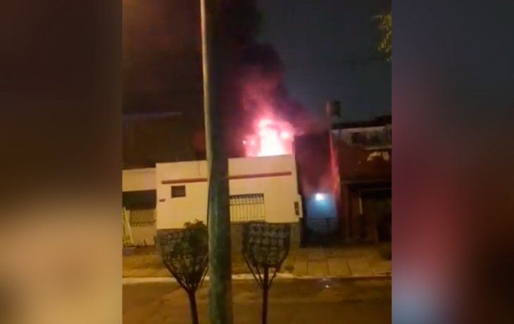 Incendio fatal en una gomería de La Tablada: murió una familia entera