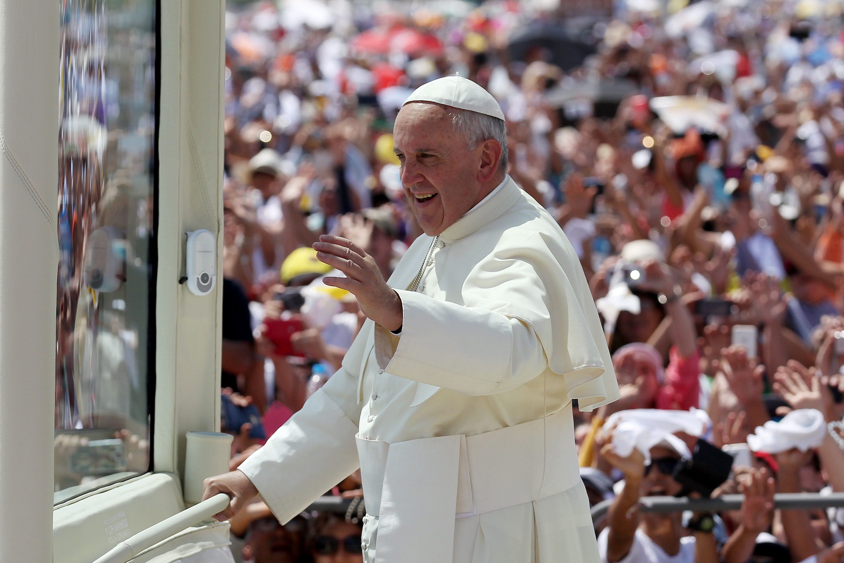 El Papa autoriza a todos los sacerdotes absolver el pecado del