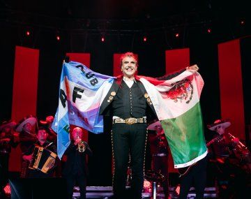 Alejandro Fernández cautivó al público argentino