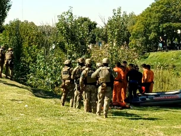 Robo y persecución en Villa Soldati: un ladrón se tiró al Riachuelo para escapar