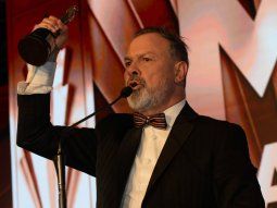 Gustavo Sylvestre con su Martín Fierro. Gustavo Sylvestre con su Martín Fierro.