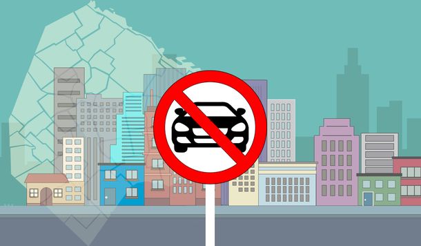 Multarán a autos y motos que entren sin permiso a la zona peatonal del centro porteño