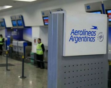 Aerolíneas acordó suspender sin bajar sueldos