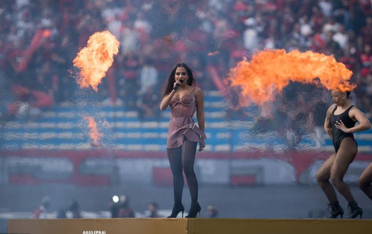 Anitta selló su salida de Warner: los acusa de no promocionar su música