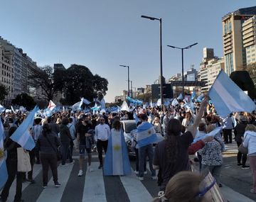 Se realizó un nuevo banderazo opositor en distintos puntos del país