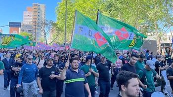 El sindicato de la bebida realiza una huelga tras el cierre de la planta que FNC tiene en Minas. El sindicato de la bebida realiza una huelga tras el cierre de la planta que FNC tiene en Minas.