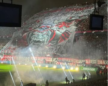 El operativo para llevar la bandera de Los Monos a la despedida de Maxi Rodríguez