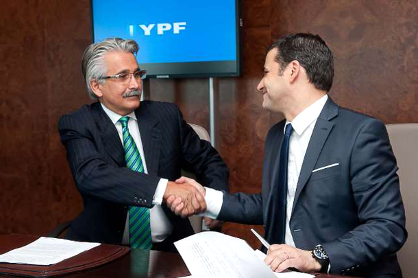 YPF y Chevron firmaron un acuerdo para explorar pozos