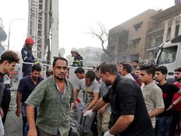 al menos 119 muertos en atentado en bagdad reivindicado por isis al menos 119 muertos en atentado en bagdad reivindicado por isis
