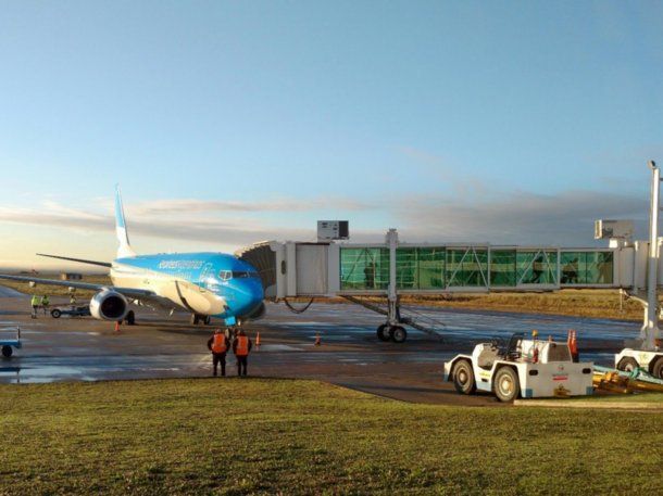 Vuelve a operar el aeropuerto de Bahía Blanca tras el cierre por niebla