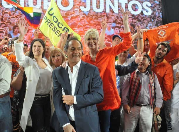 Las fotos del cierre de campaña de Scioli y Macri