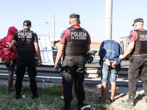 Puente La Noria: Anillo Digital permite detener a tres menores que robaron un auto