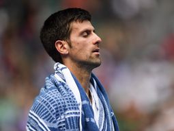 Djokovic perdió ante Istomin en el Abierto de Australia Djokovic perdió ante Istomin en el Abierto de Australia