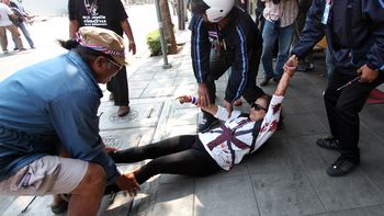 tailandia: mas de 30 heridos por una granada en una manifestacion tailandia: mas de 30 heridos por una granada en una manifestacion