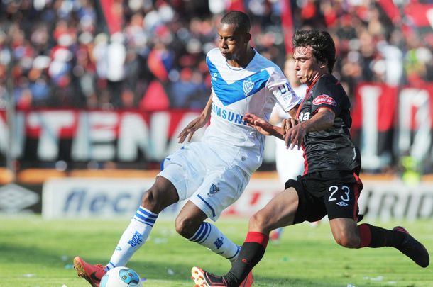 Colón le ganó a Vélez en el último suspiro y sigue de racha