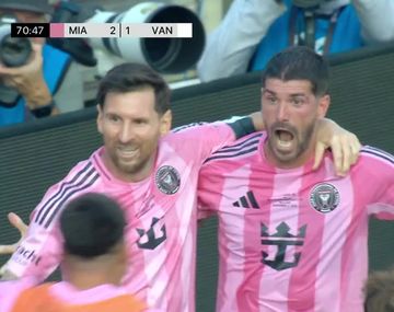 Con asistencia de Messi