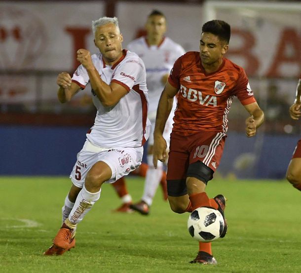 Israel Damonte marca con fuerza al Pity Martínez