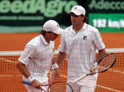 argentina perdio el dobles y ahora la serie esta 2-1 argentina perdio el dobles y ahora la serie esta 2-1