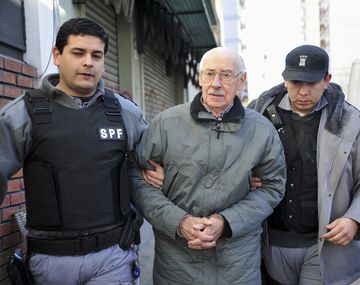 Día de la Memoria: Jorge Rafael Videla murió sentado en un inodoro tras un malestar gástrico