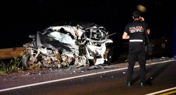Misiones: choque frontal entre un auto y un camión deja un muerto en la Ruta 12