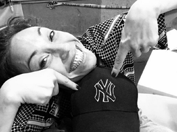 ernestina pais, desbordada en tv: fiebre, anteojos de sol y palos para todos ernestina pais, desbordada en tv: fiebre, anteojos de sol y palos para todos