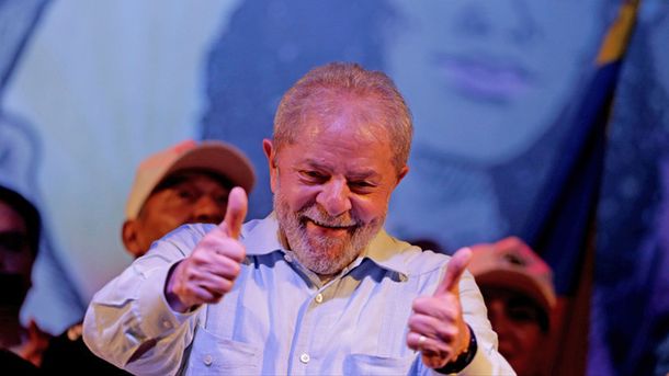 Lula oficializó su candidatura a la presidencia de Brasil