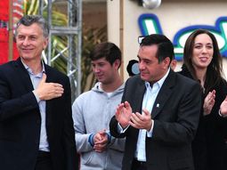 Alejandro Finocchiaro, ministro de educación nacional junto a Mauricio Macri y María Eugenia Vidal Alejandro Finocchiaro, ministro de educación nacional junto a Mauricio Macri y María Eugenia Vidal