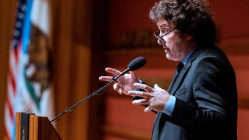 El presidente Javier Milei durante su presentación en la Universidad de Stanford, Estados Unidos El presidente Javier Milei durante su presentación en la Universidad de Stanford, Estados Unidos