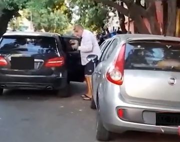 Luis Ventura fue sorprendido en calzoncillo en medio de la calle