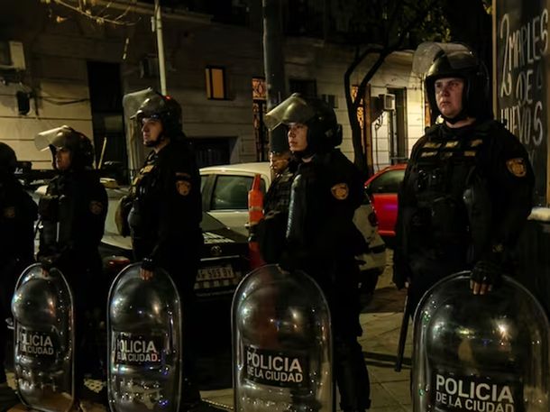Motín, incendio y fuga de presos en una comisaría de Balvanera